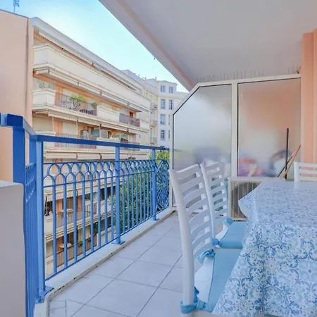 2 Pieces Plein Centre, Terrasse, Parking Menton