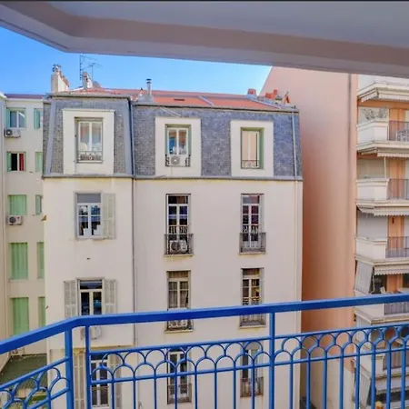 2 Pieces Plein Centre, Terrasse, Parking Apartment