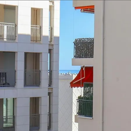 Apartment 2 Pieces Plein Centre, Terrasse, Parking Menton