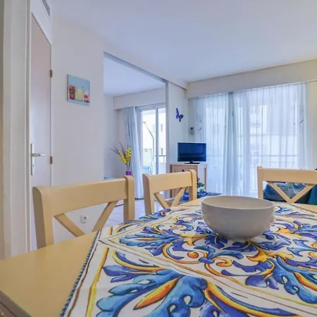 2 Pieces Plein Centre, Terrasse, Parking Apartment Menton