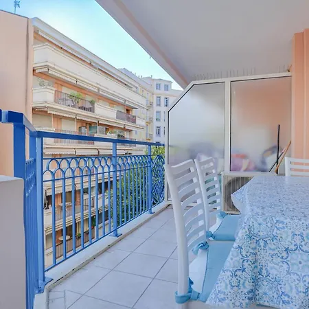 2 Pieces Plein Centre, Terrasse, Parking Apartment Menton