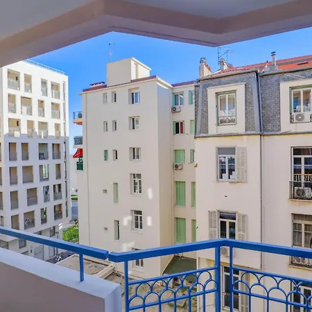 Apartment 2 Pieces Plein Centre, Terrasse, Parking *