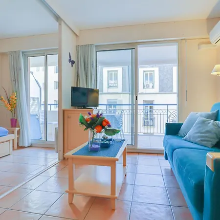 Apartment 2 Pieces Plein Centre, Terrasse, Parking