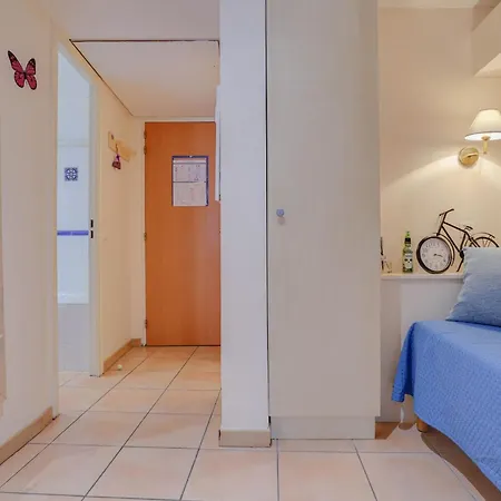 2 Pieces Plein Centre, Terrasse, Parking Apartment Menton