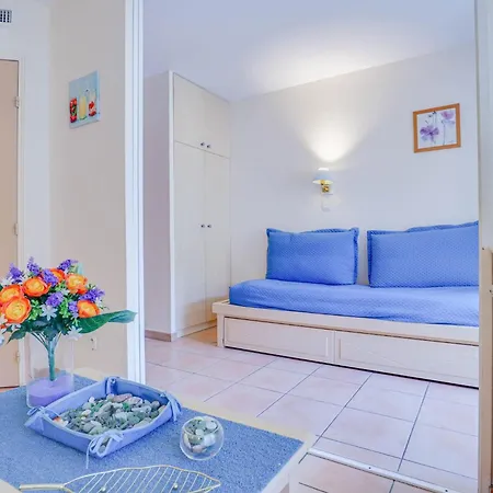 Daire 2 Pieces Plein Centre, Terrasse, Parking *
