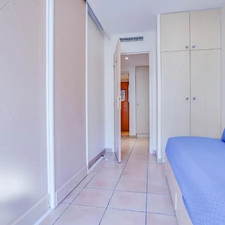 2 Pieces Plein Centre, Terrasse, Parking Menton