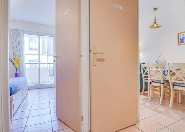 2 Pieces Plein Centre, Terrasse, Parking Apartment Menton