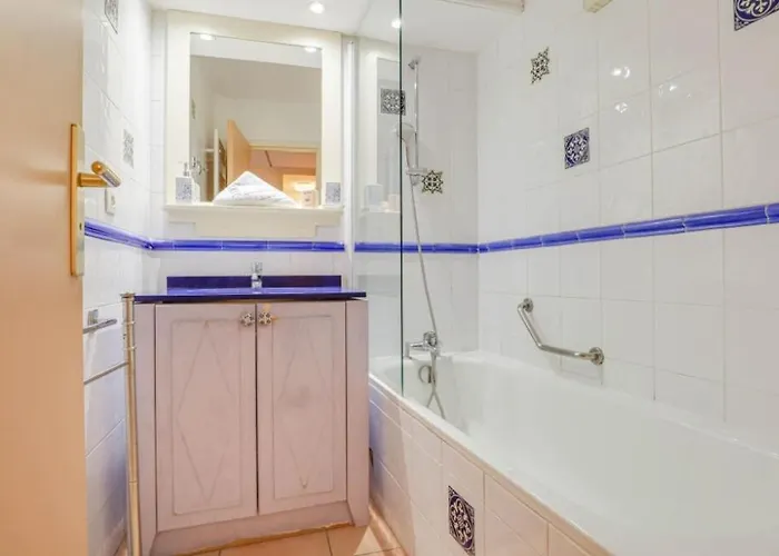 Apartment 2 Pieces Plein Centre, Terrasse, Parking Menton