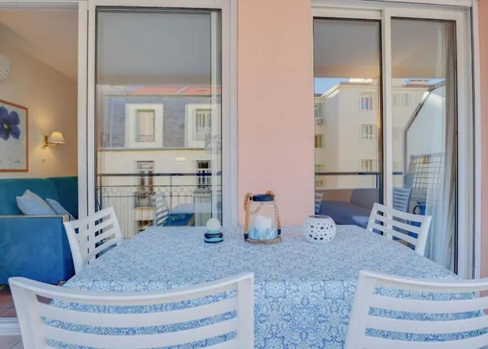 2 Pieces Plein Centre, Terrasse, Parking Apartment Menton