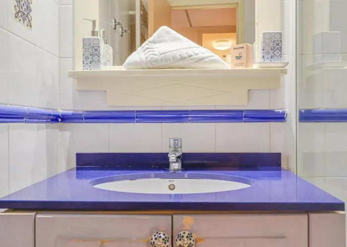 2 Pieces Plein Centre, Terrasse, Parking