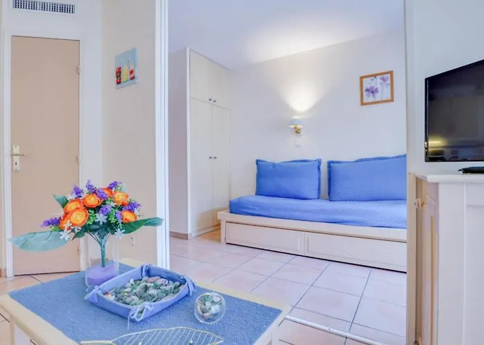 2 Pieces Plein Centre, Terrasse, Parking Apartment