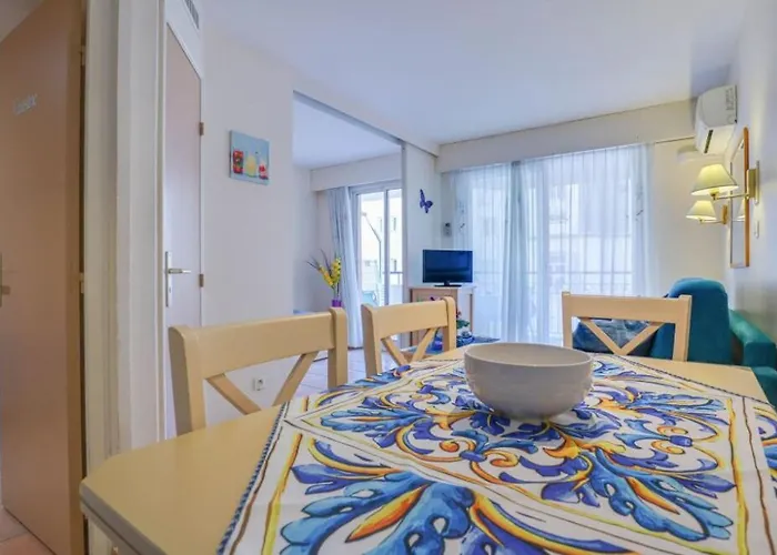 2 Pieces Plein Centre, Terrasse, Parking Lejlighed Menton